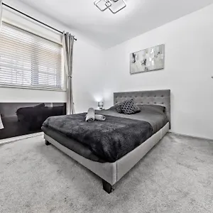 Bromley Serviced - Beckenham Place Park - - 2 Bed House - Free Parking - 2 Beds 1 Sofabed London
