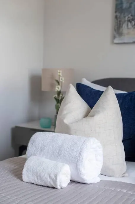 Elevated Elegance: 1Br 1Ba Flat In Wellmeadow Rd Apartamento Londres