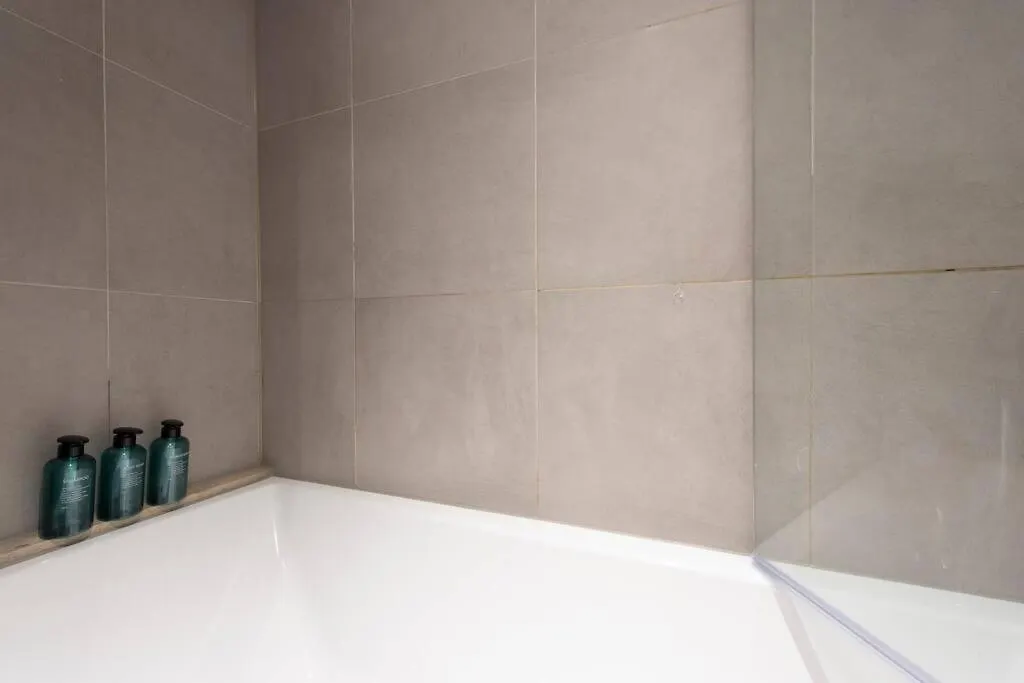 Elevated Elegance: 1Br 1Ba Flat In Wellmeadow Rd Apartment London United Kingdom